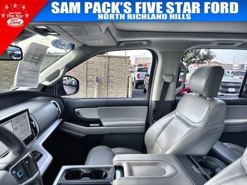 Used 2025 Ford Expedition Max Active AWD/4WD image 13