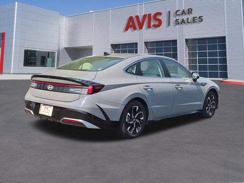 Used 2025 Hyundai Sonata SEL FWD image 6