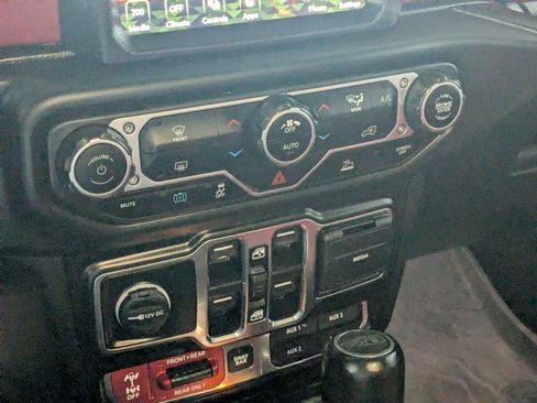 Used 2023 Jeep Wrangler Unlimited Rubicon 4xe AWD/4WD image 19