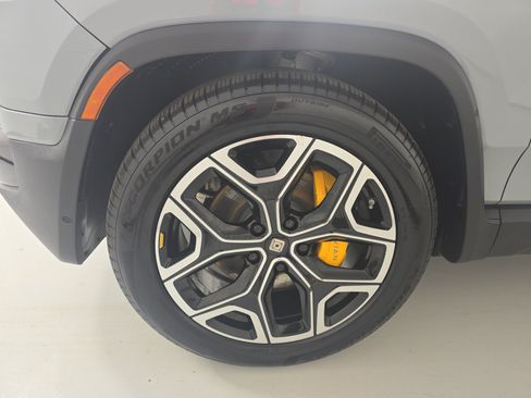 Used 2023 Rivian R1T Adventure AWD/4WD image 9