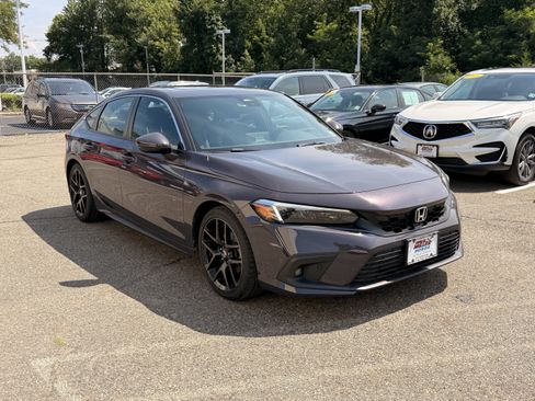 Used 2023 Honda Civic Sport Touring image 3