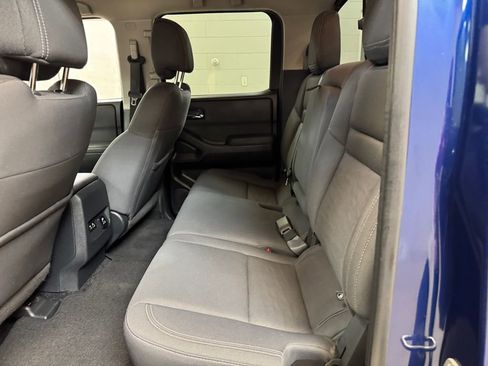 Used 2022 Nissan Frontier SV image 16