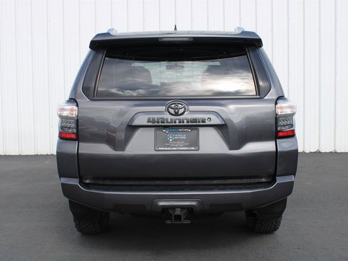 Used 2016 Toyota 4Runner SR5 AWD/4WD image 5