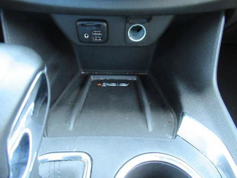 Certified 2023 Chevrolet Traverse Premier FWD image 26