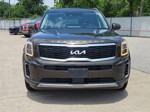 Used 2022 Kia Telluride EX w/ EX Premium Package image 2
