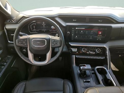 Used 2024 GMC Sierra 1500 Denali AWD/4WD image 10