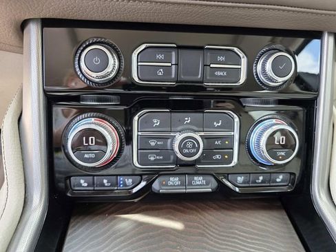 Used 2022 GMC Yukon Denali AWD/4WD image 14