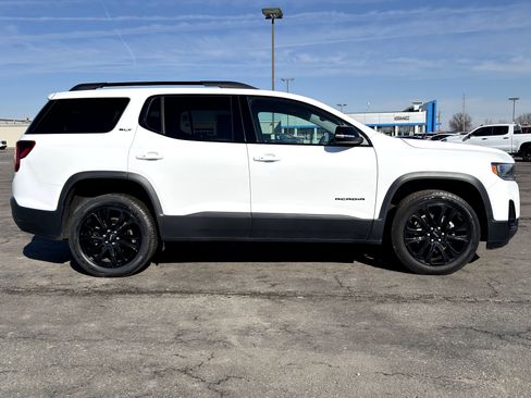 Used 2023 GMC Acadia SLT w/ Elevation Edition image 2