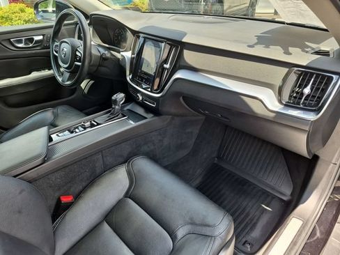 Used 2020 Volvo V60 T5 Cross Country AWD/4WD image 32
