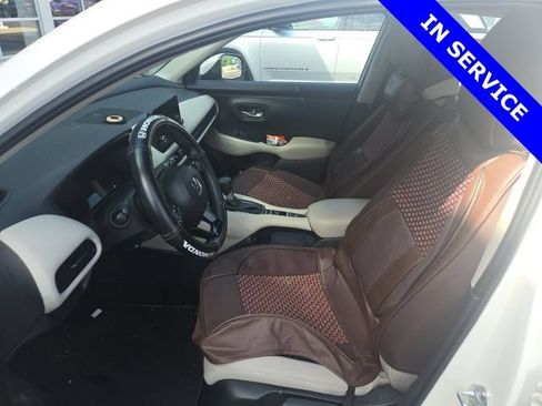 Used 2025 Honda HR-V LX image 7