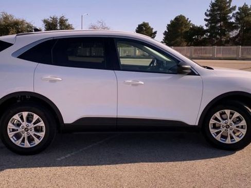 Used 2023 Ford Escape Active FWD image 9
