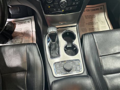 Used 2021 Jeep Grand Cherokee Overland AWD/4WD image 15