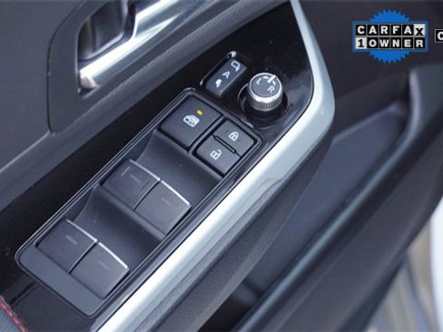 Used 2025 Toyota Sienna XSE w/ XSE Premium Package image 24