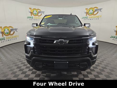 Used 2023 Chevrolet Silverado 1500 RST w/ Z71 Off-Road Package AWD/4WD image 2