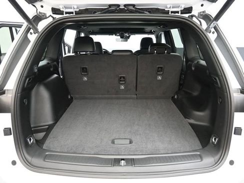 New 2025 Jeep Grand Cherokee Laredo image 19