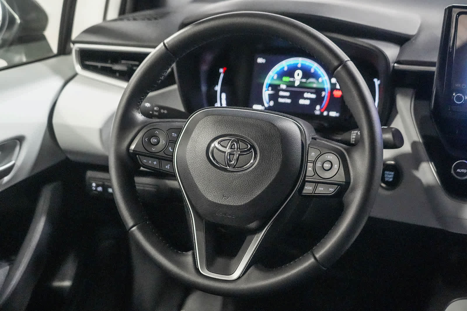 Certified 2026 Toyota Corolla SE FWD image 15