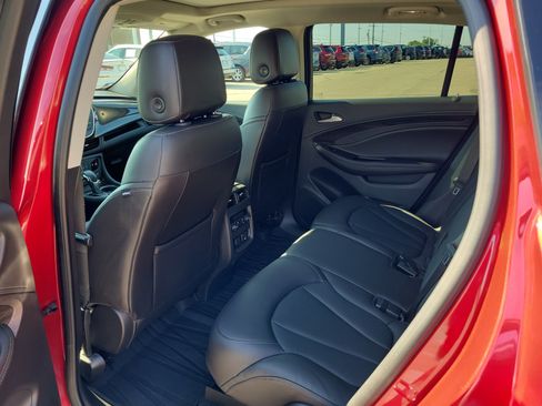 Used 2019 Buick Envision Essence FWD image 13