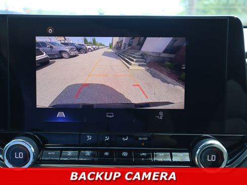 Used 2023 Chevrolet Colorado LT w/ LT Convenience Package RWD image 18