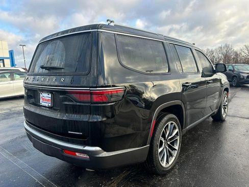 Used 2022 Jeep Wagoneer Series III w/ Premium Group I image 3