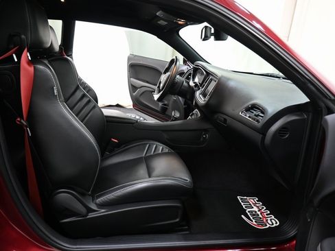 Used 2017 Dodge Challenger SRT Hellcat image 12