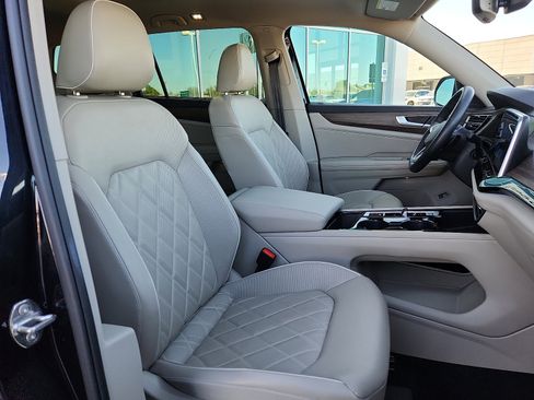 Used 2024 Volkswagen Atlas SEL Premium R-Line image 15