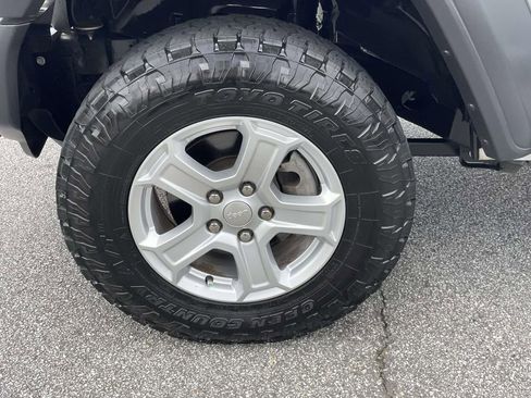 Used 2020 Jeep Wrangler Sport S image 30