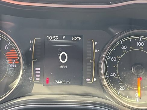 Used 2019 Jeep Cherokee Latitude Plus AWD/4WD image 13