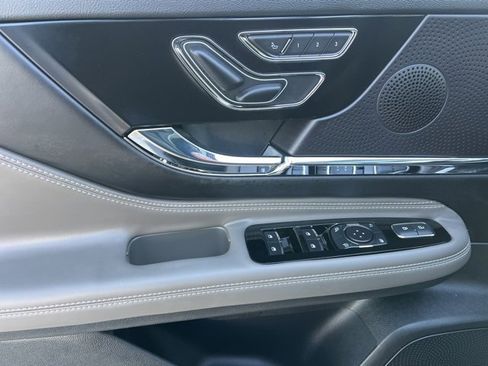 Used 2025 Lincoln Corsair Grand Touring image 43