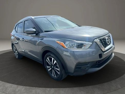 Used 2019 Nissan Kicks SV FWD image 3