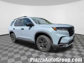 Used 2025 Honda Pilot TrailSport video 1