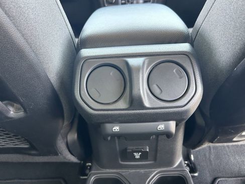 Used 2026 Jeep Gladiator Rubicon AWD/4WD image 14