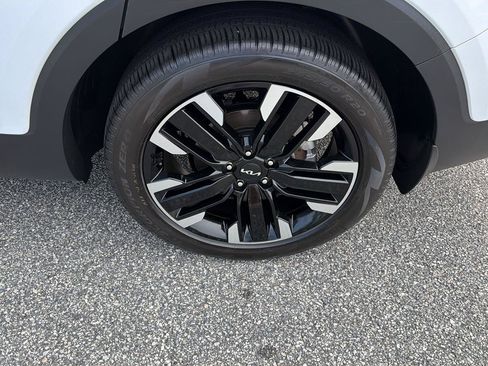 Used 2024 Kia Telluride SX w/ Towing Package FWD image 41