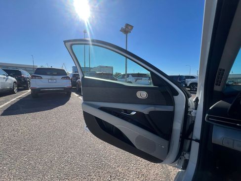 Used 2025 Hyundai Elantra Limited image 20