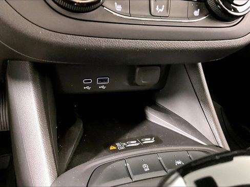 Certified 2026 Buick Envista Sport Touring w/ Convenience I Package FWD image 15