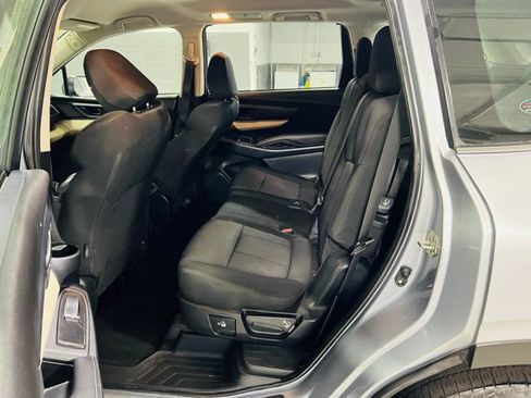 Used 2019 Subaru Ascent Base image 24