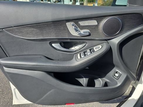 Used 2022 Mercedes-Benz GLC 300 4MATIC w/ Multimedia Package Lite image 27