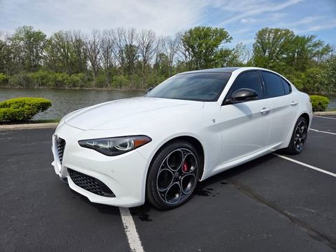 Used 2024 Alfa Romeo Giulia Ti AWD/4WD image 26