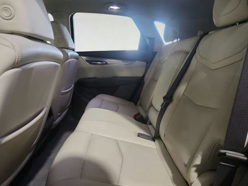 Used 2017 Cadillac XT5 Luxury FWD image 21