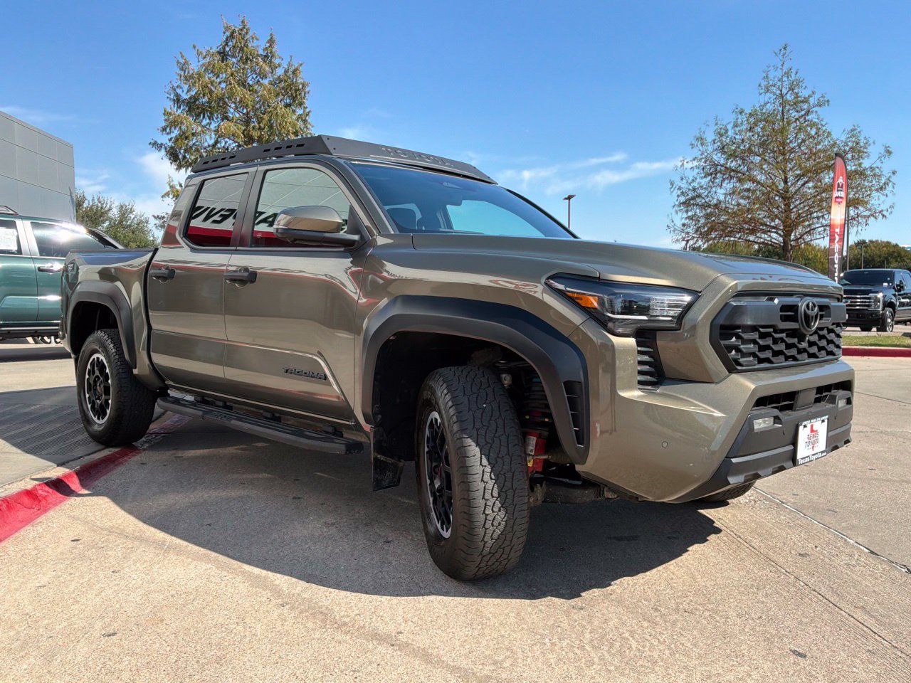 Used 2024 Toyota Tacoma TRD Off-Road w/ TRD Off Road Premium Package AWD/4WD image 4