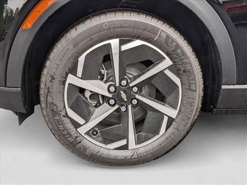 New 2025 Chevrolet Equinox EV LT image 9