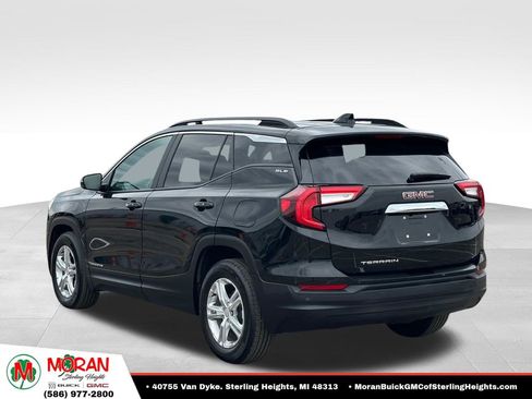 Certified 2023 GMC Terrain SLE w/ Driver Convenience Package FWD image 3