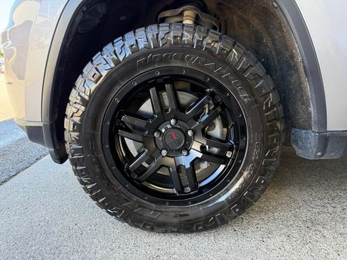 Used 2019 Jeep Grand Cherokee Limited w/ Luxury Group II AWD/4WD image 20