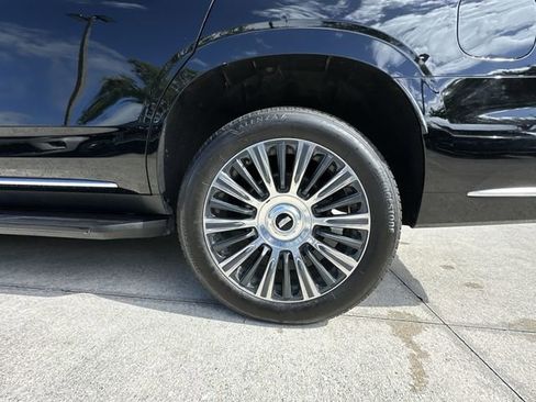 Used 2022 Cadillac Escalade Premium Luxury w/ LPO, Illumination Package RWD image 18
