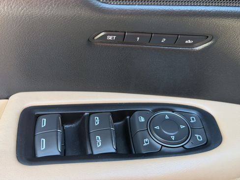 Used 2018 Cadillac XT5 Platinum w/ Driver Assist Package AWD/4WD image 17