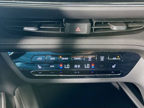 Used 2023 Buick Envision Preferred FWD image 15