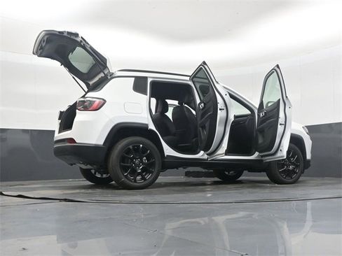 New 2026 Jeep Compass Latitude image 53
