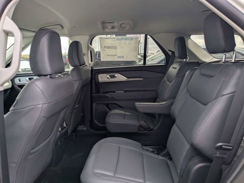 New 2026 Ford Explorer Active w/ Active Comfort Package RWD image 13