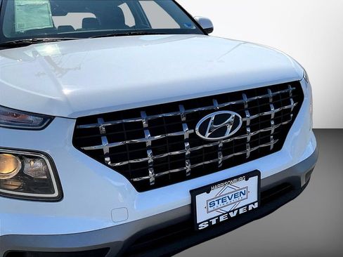 Certified 2022 Hyundai Venue SEL w/ Cargo Package FWD image 29