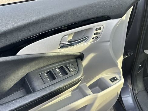 Used 2019 Honda Pilot Touring image 14