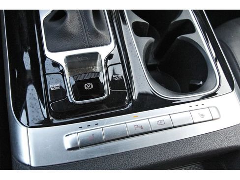 Used 2022 Kia Carnival EX FWD image 31